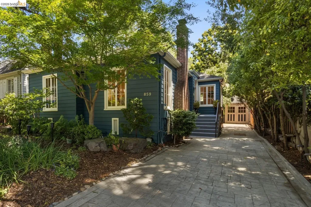 859 Sunnyhills Road Oakland CA 94610