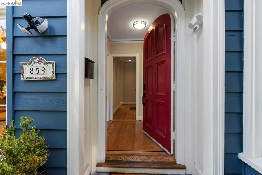 859 Sunnyhills Road Oakland CA 94610