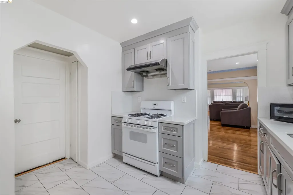 6007 San Pablo Avenue Oakland CA 94608