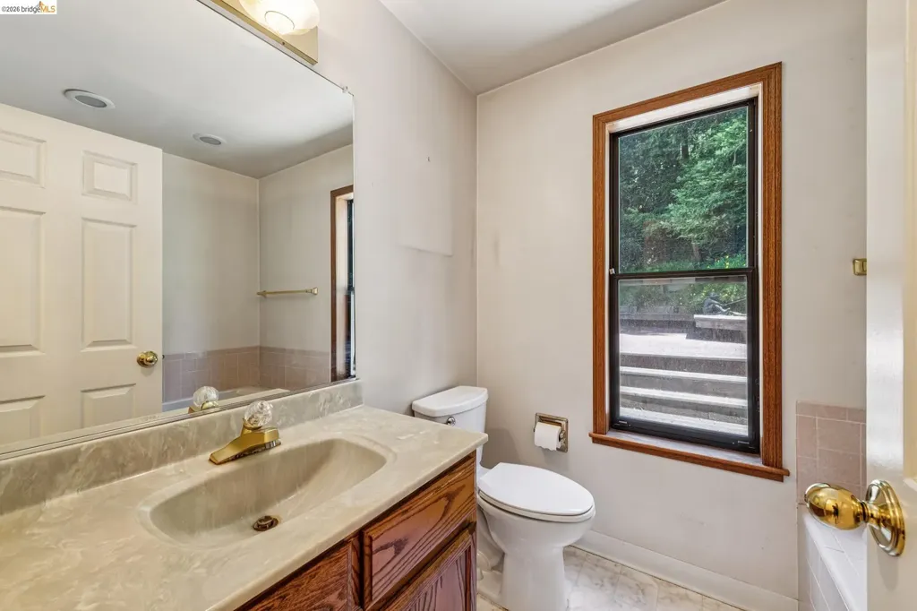 3510 Brunell Drive Oakland CA 94602