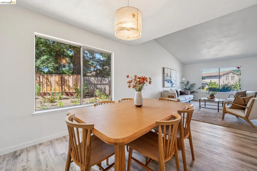 5672 Torrey Pine Court El Sobrante CA 94803