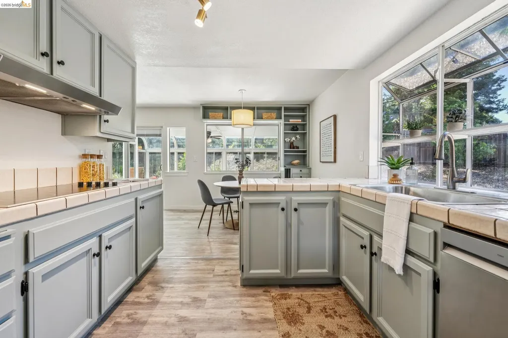 5672 Torrey Pine Court El Sobrante CA 94803