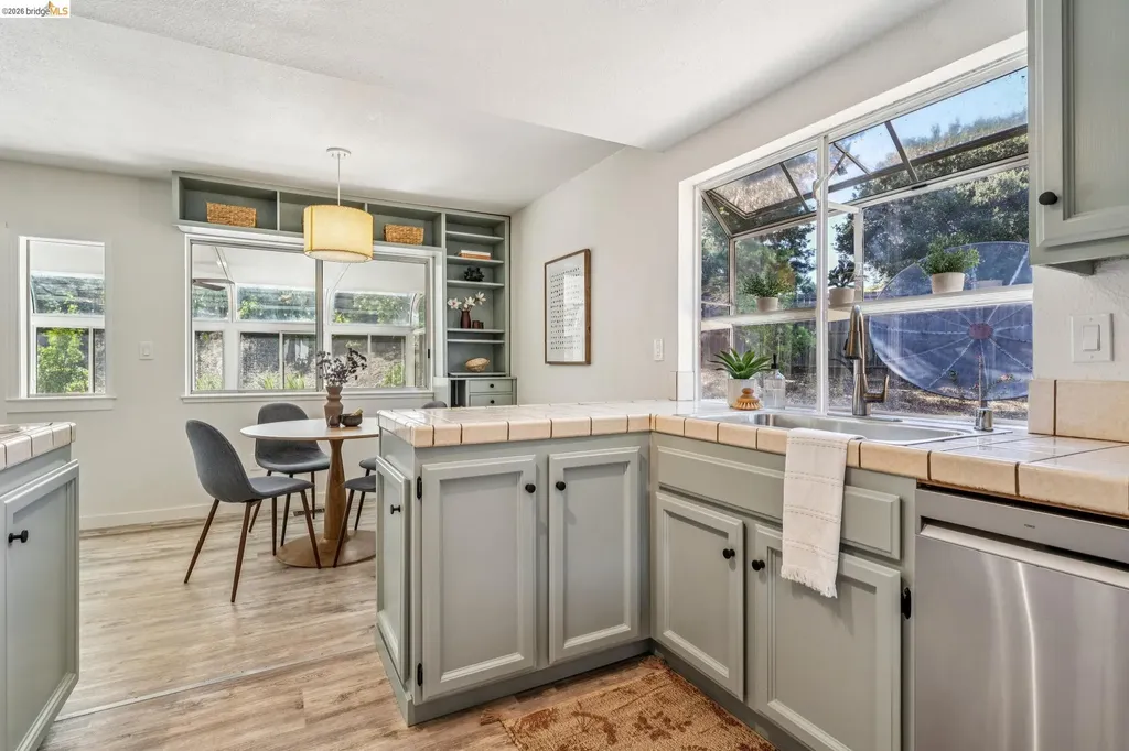5672 Torrey Pine Court El Sobrante CA 94803