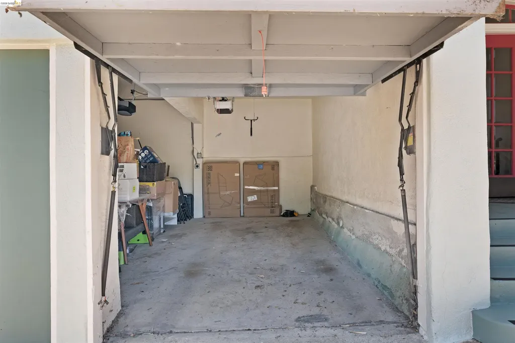 881 Erie Street Oakland CA 94610