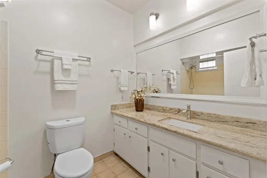 881 Erie Street Oakland CA 94610