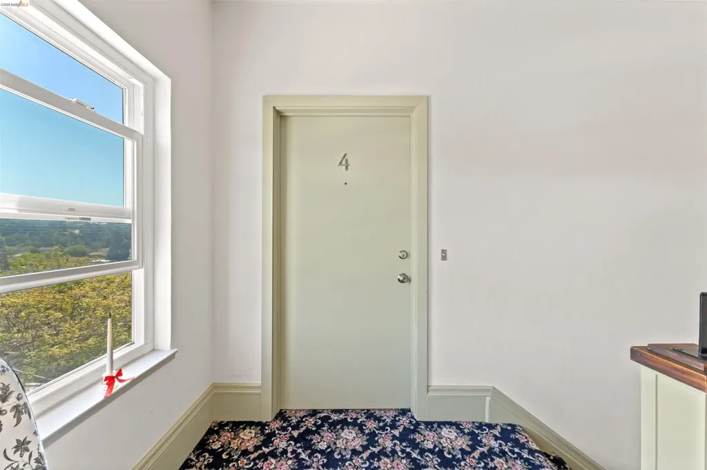 881 Erie Street Oakland CA 94610