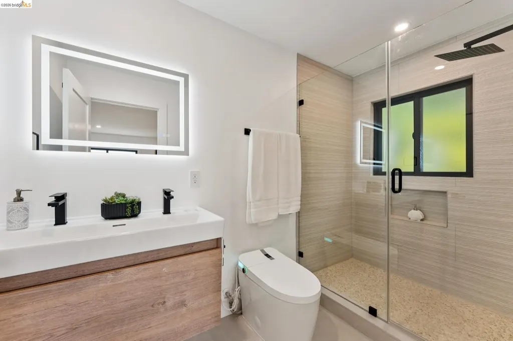 2090 Wrenn Street Oakland CA 94602