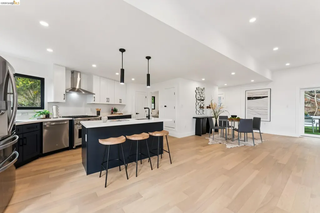 2090 Wrenn Street Oakland CA 94602