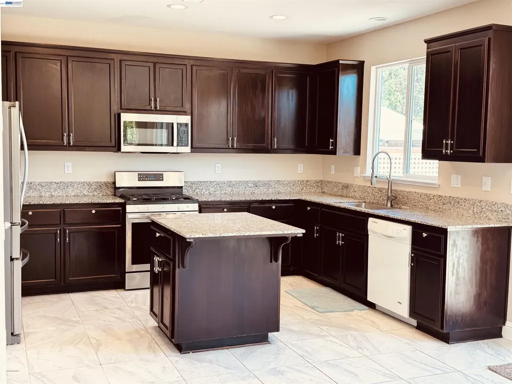 36 Greystone Place Pittsburg CA 94565