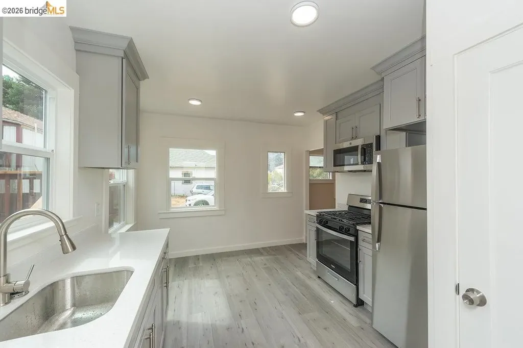 707 Aileen Street Oakland CA 94609
