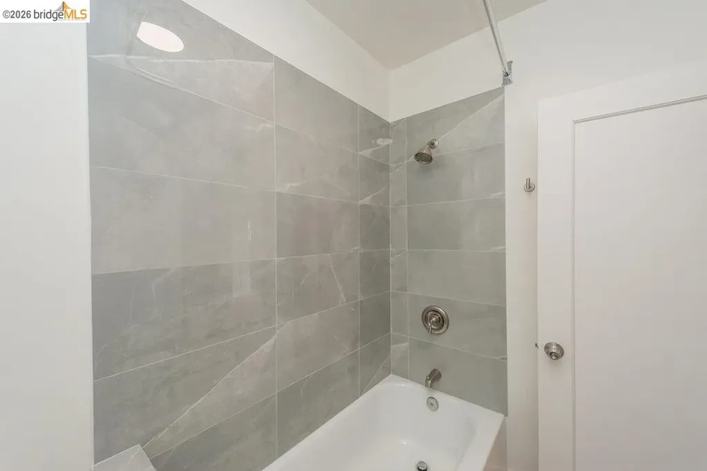 707 Aileen Street Oakland CA 94609