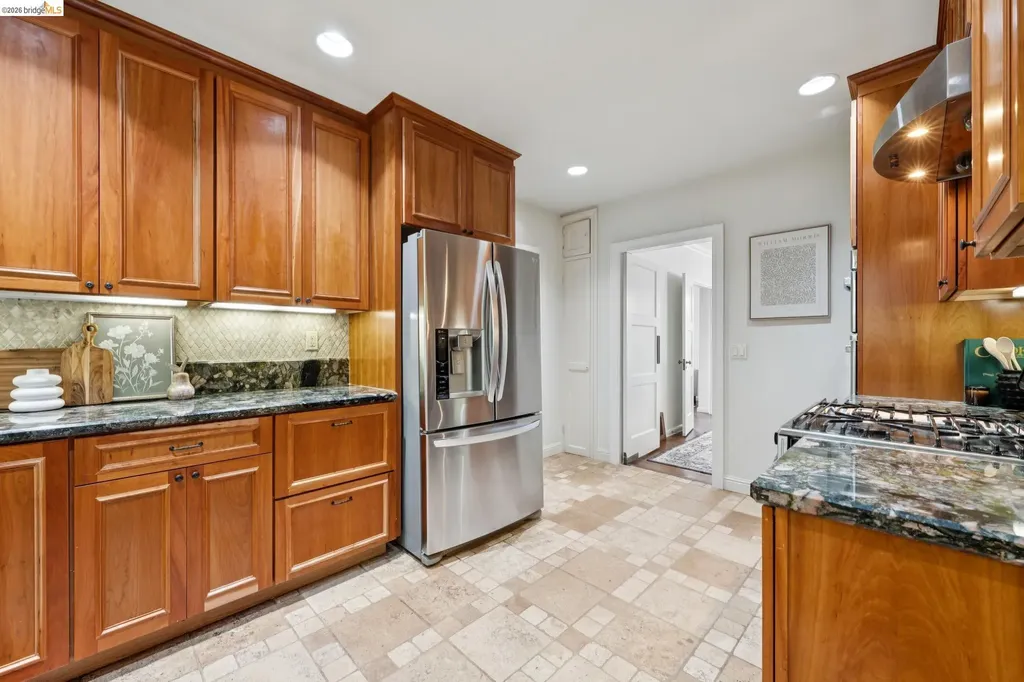 350 Florence Avenue Oakland CA 94618