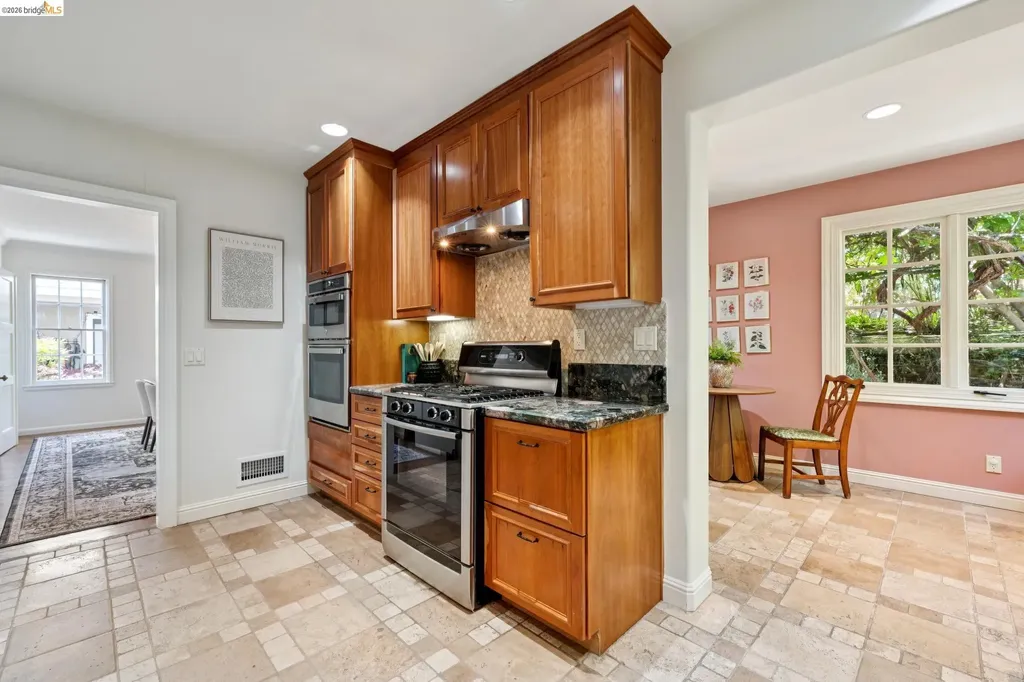 350 Florence Avenue Oakland CA 94618