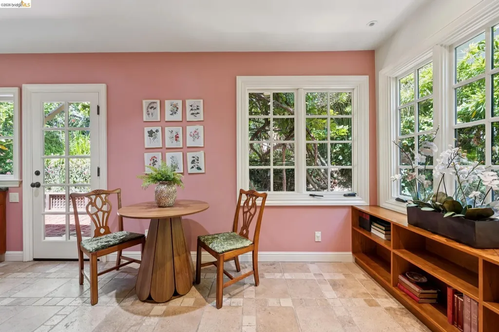 350 Florence Avenue Oakland CA 94618