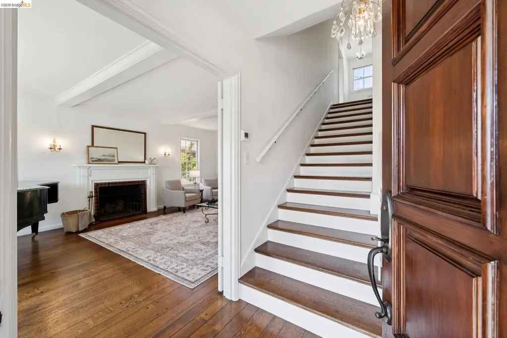 350 Florence Avenue Oakland CA 94618