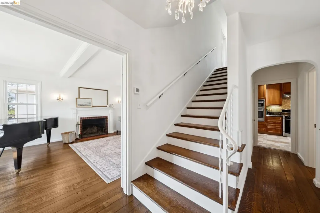 350 Florence Avenue Oakland CA 94618