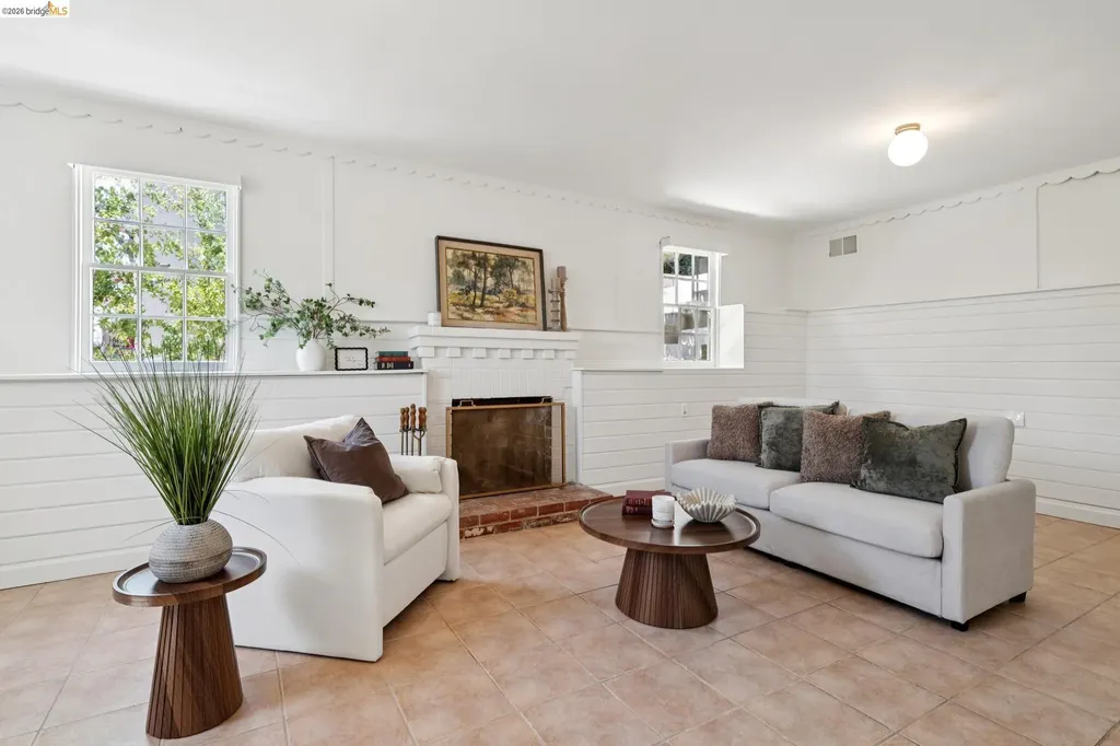 350 Florence Avenue Oakland CA 94618