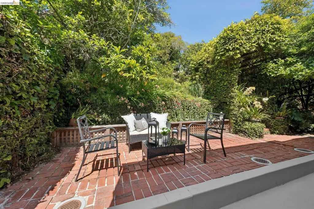 350 Florence Avenue Oakland CA 94618