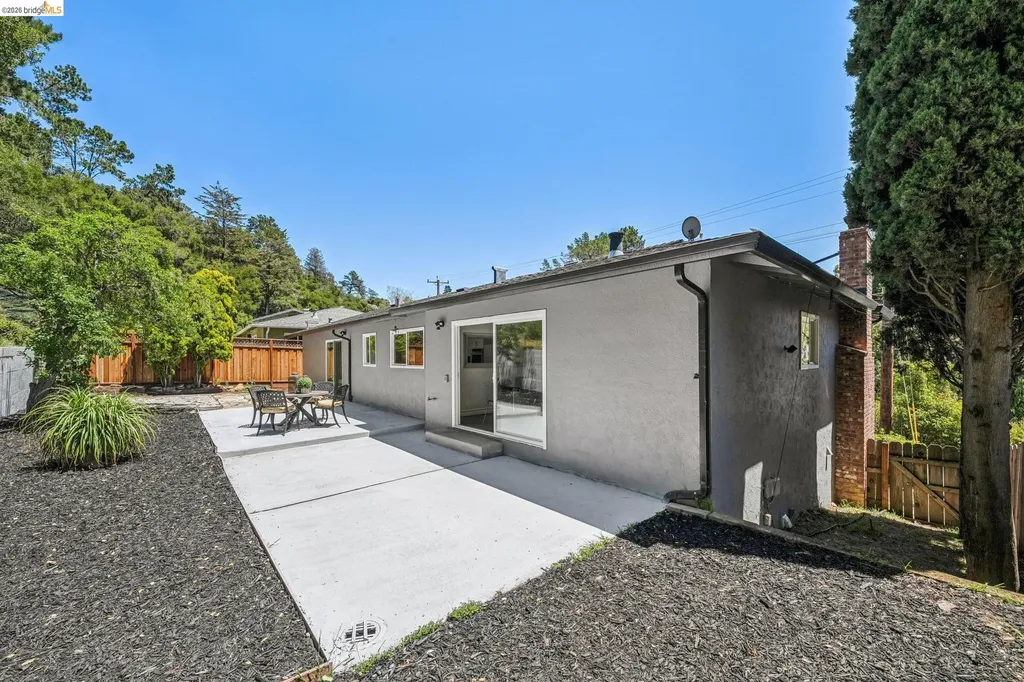 46 Elysian Fields Drive Oakland CA 94605