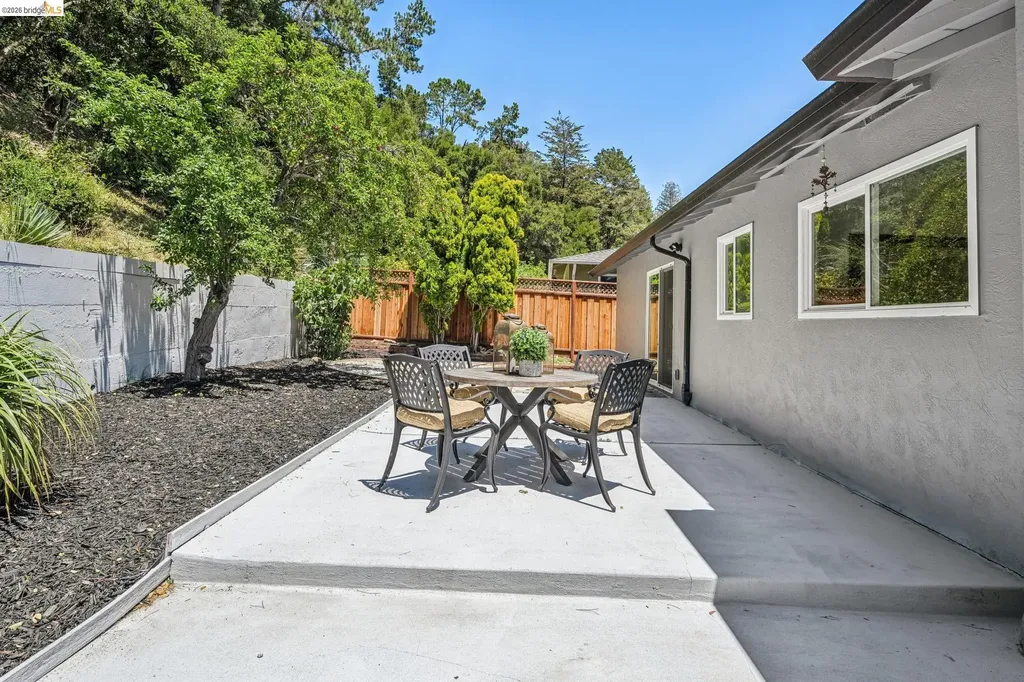 46 Elysian Fields Drive Oakland CA 94605