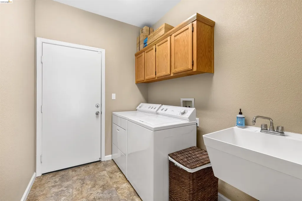 1900 Kern Mountain Way Antioch CA 94531