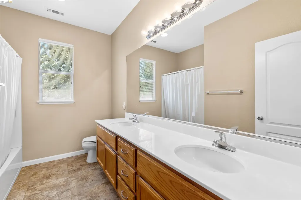 1900 Kern Mountain Way Antioch CA 94531