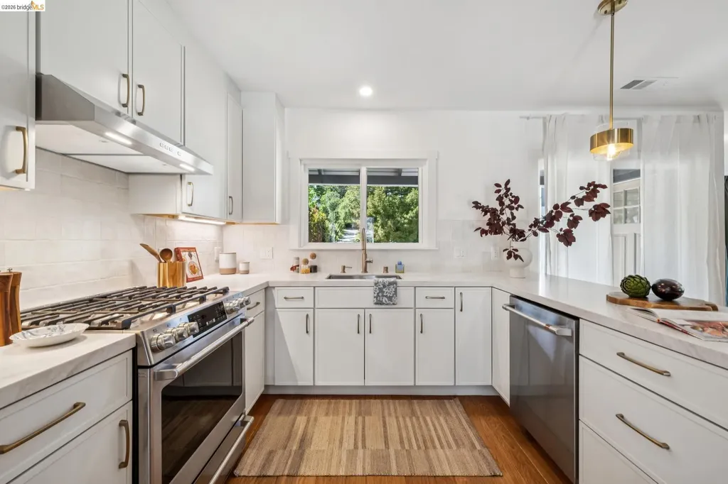 4376 39th Avenue Oakland CA 94619