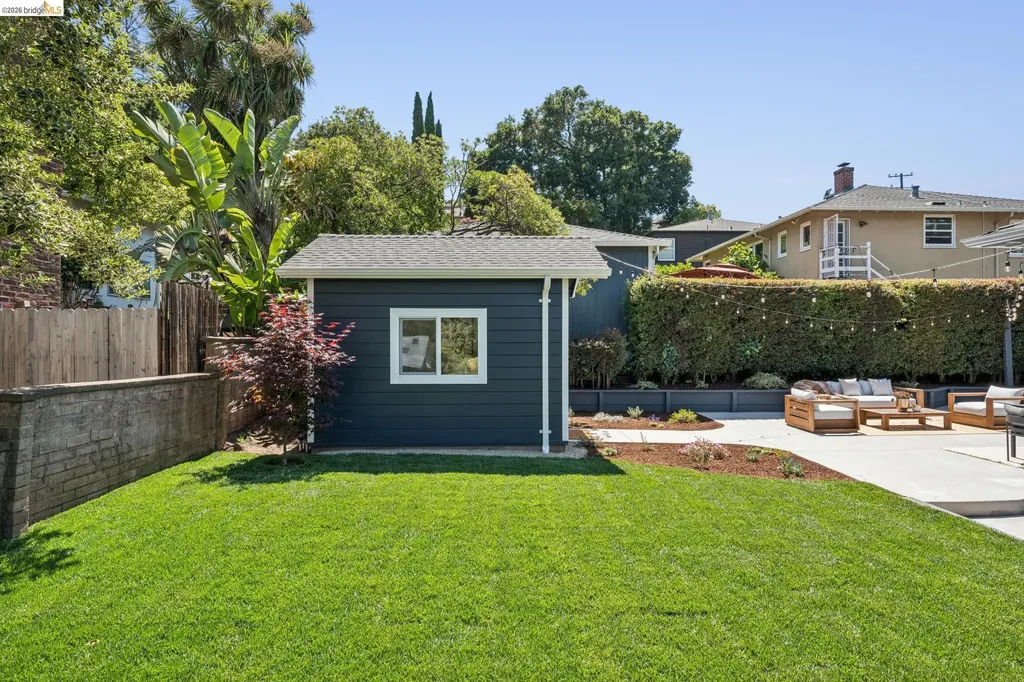 4376 39th Avenue Oakland CA 94619