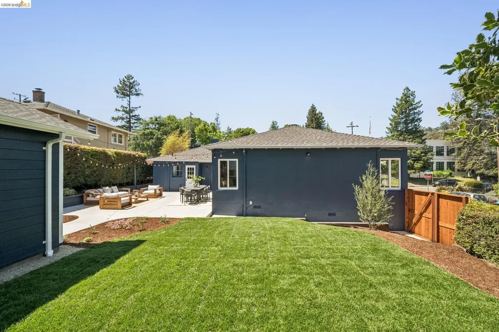 4376 39th Avenue Oakland CA 94619