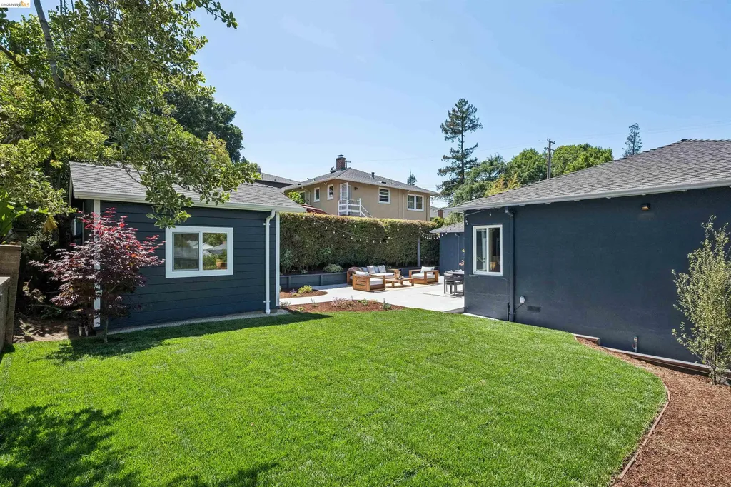 4376 39th Avenue Oakland CA 94619
