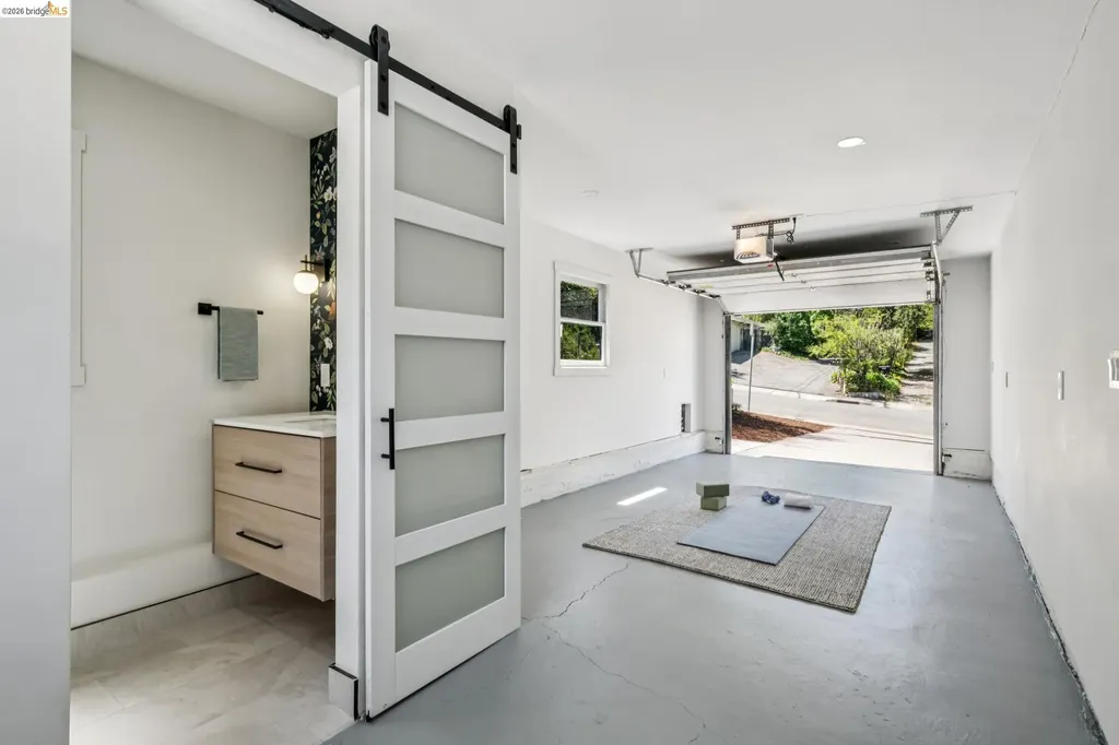 4376 39th Avenue Oakland CA 94619