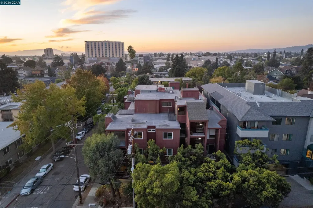 3751 Harrison Street Oakland CA 94611