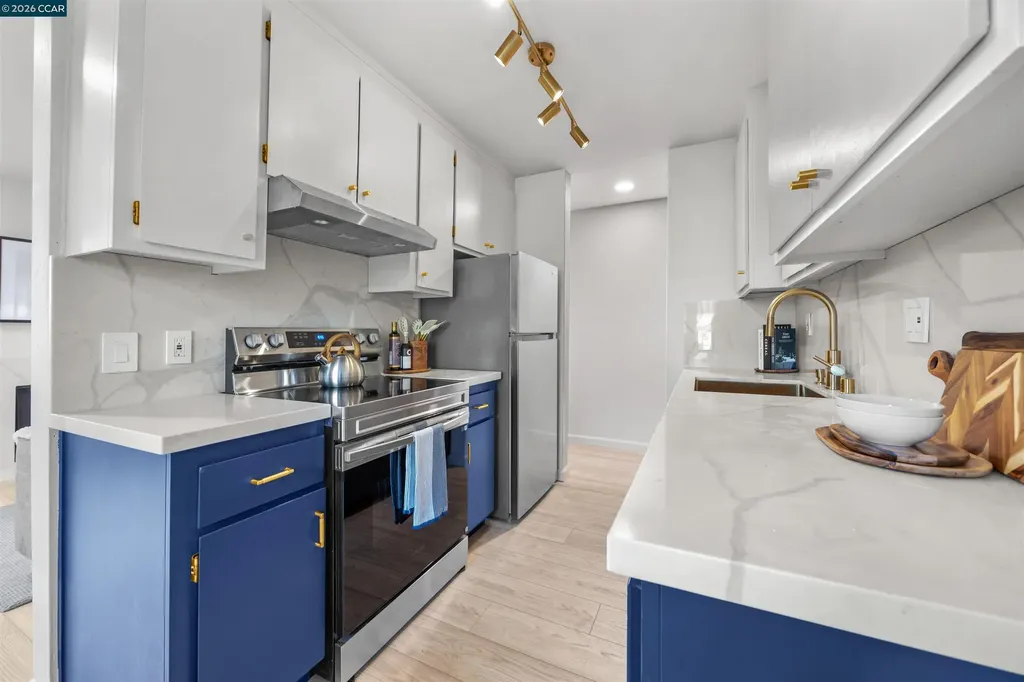 3751 Harrison Street Oakland CA 94611