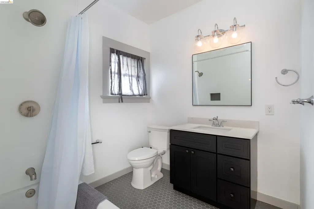 459 Wayne Avenue Oakland CA 94606