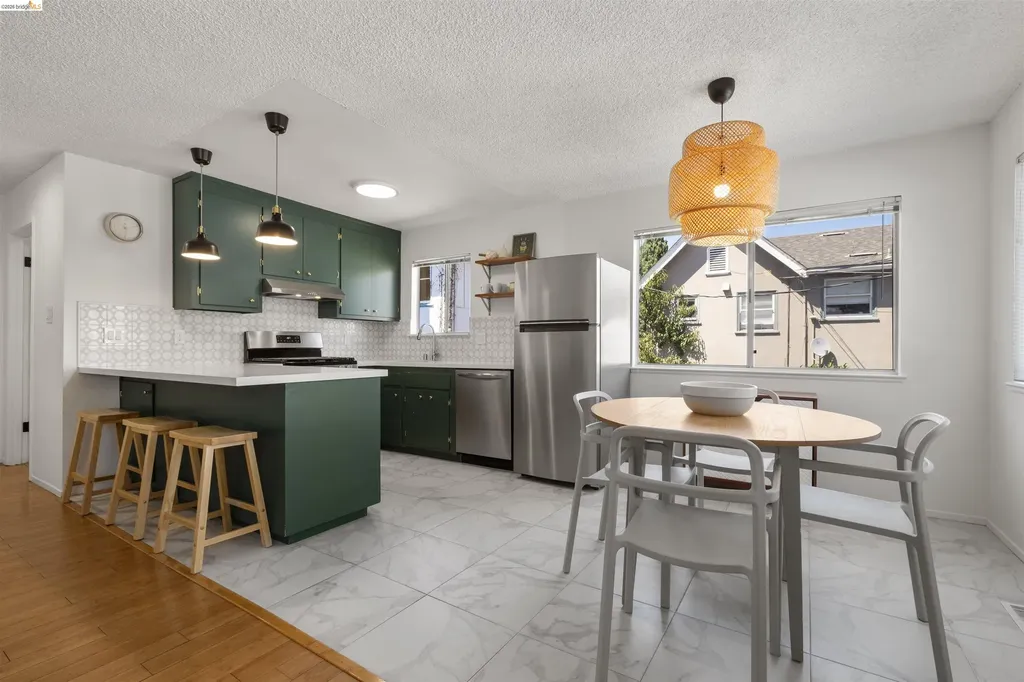 459 Wayne Avenue Oakland CA 94606