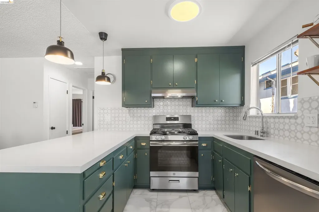 459 Wayne Avenue Oakland CA 94606