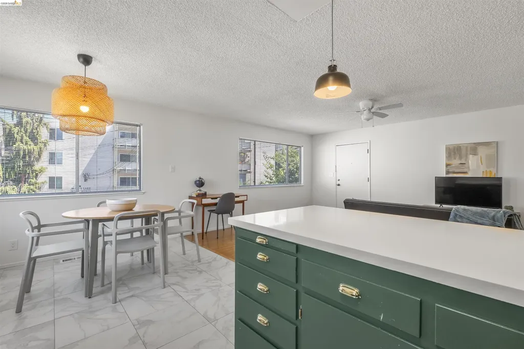 459 Wayne Avenue Oakland CA 94606
