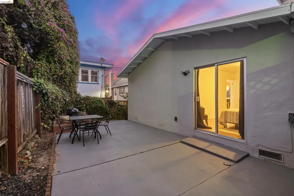 459 Wayne Avenue Oakland CA 94606
