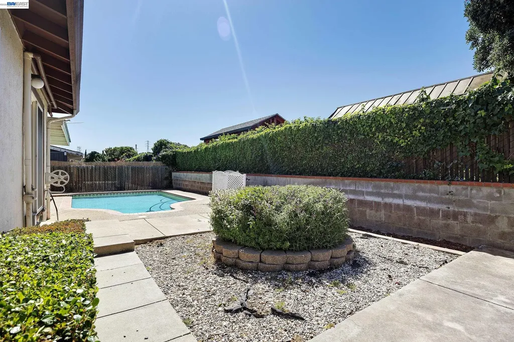1504 Yosemite Drive Antioch CA 94509