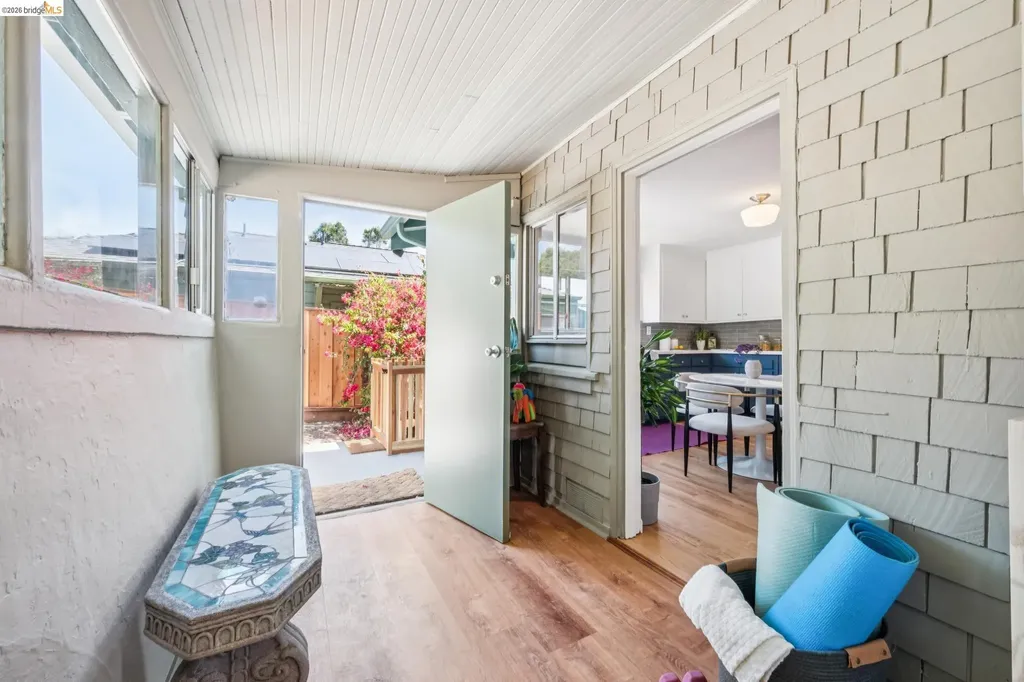 3042 Carlsen Street Oakland CA 94602