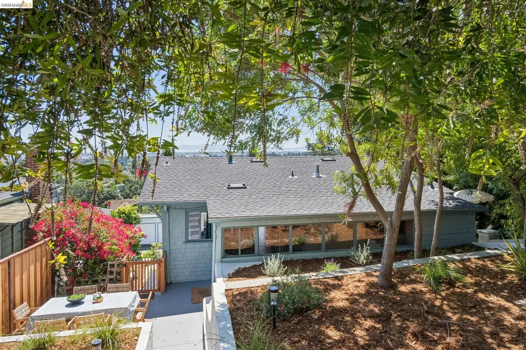 3042 Carlsen Street Oakland CA 94602