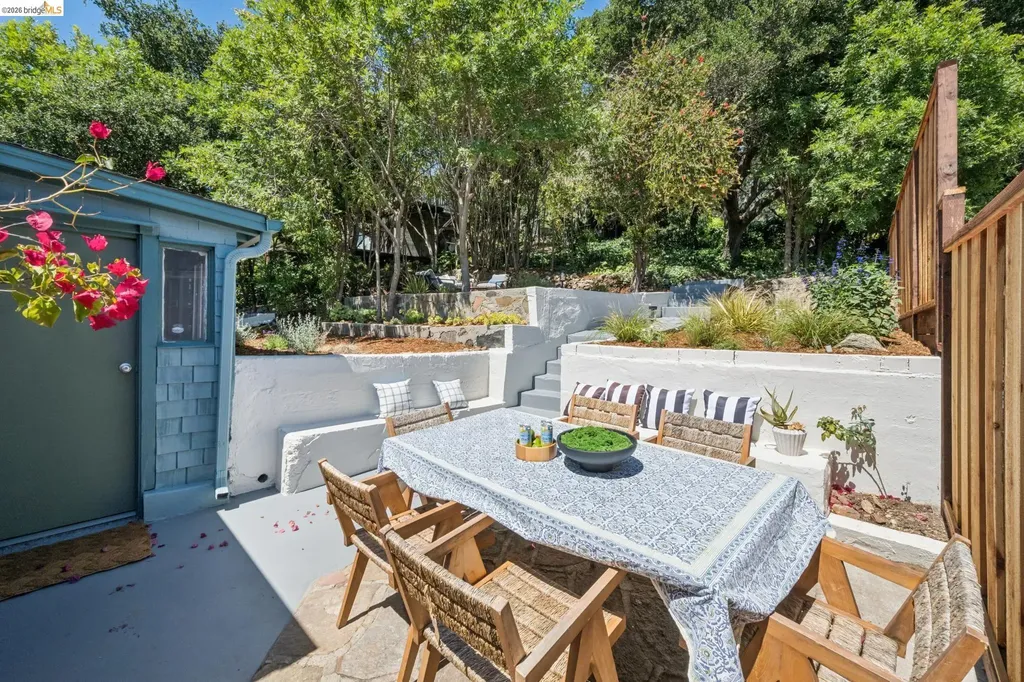 3042 Carlsen Street Oakland CA 94602