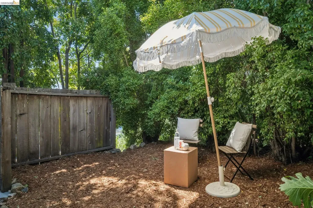 3042 Carlsen Street Oakland CA 94602