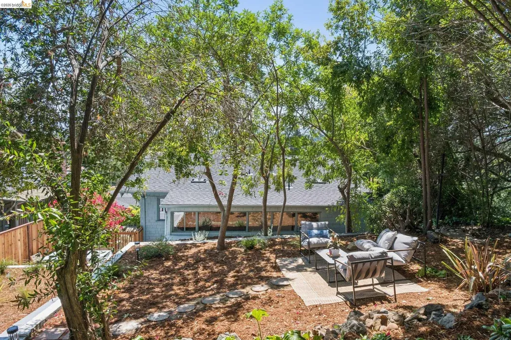 3042 Carlsen Street Oakland CA 94602