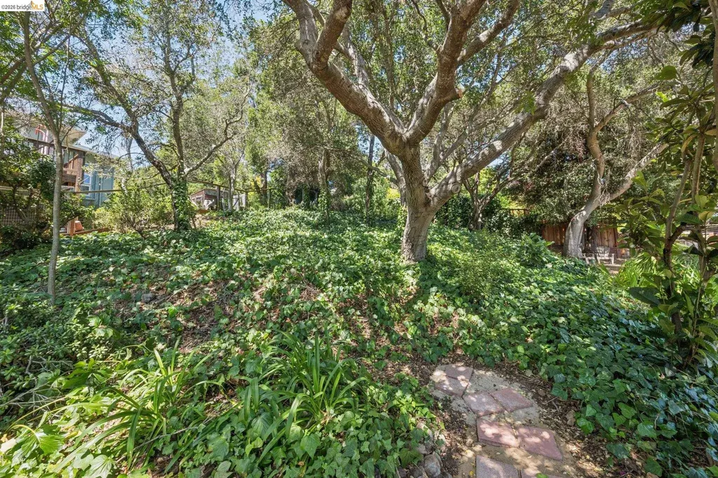 3042 Carlsen Street Oakland CA 94602