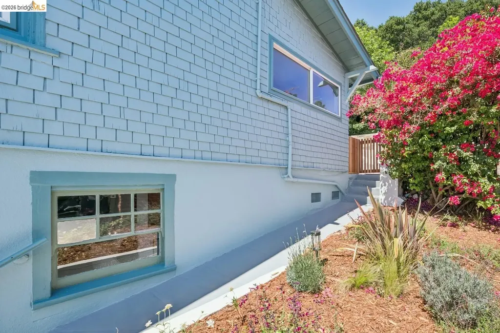 3042 Carlsen Street Oakland CA 94602