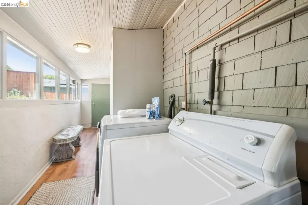 3042 Carlsen Street Oakland CA 94602