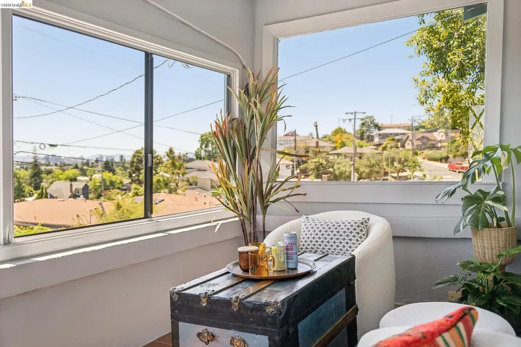 3042 Carlsen Street Oakland CA 94602