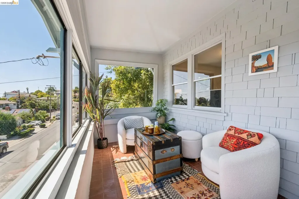 3042 Carlsen Street Oakland CA 94602