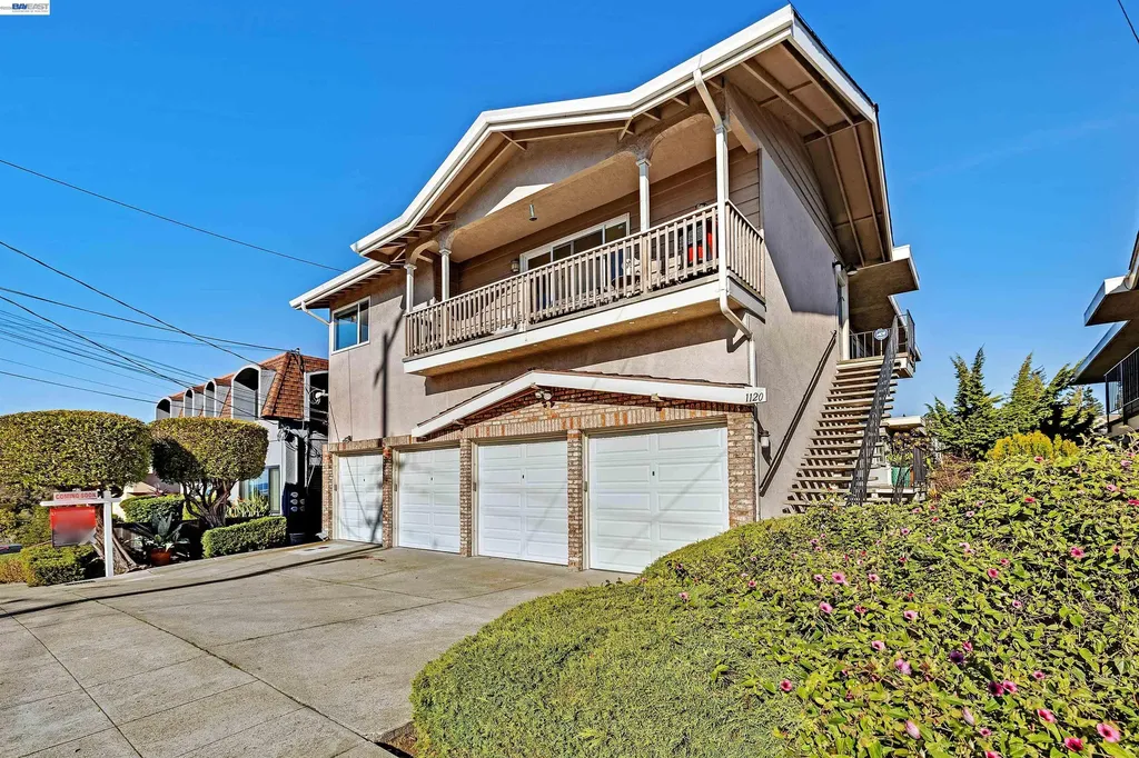 1120 Hollywood Avenue Oakland CA 94602